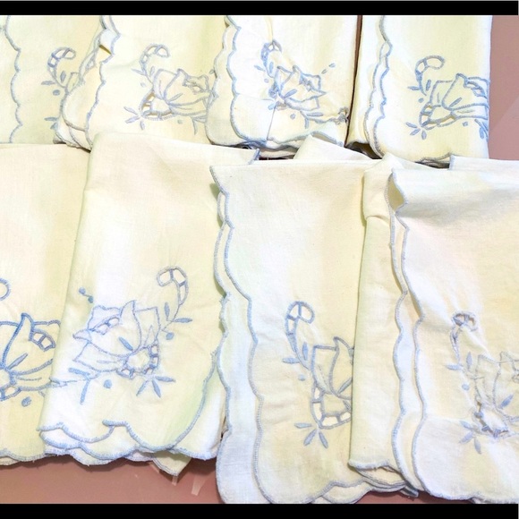8 Vintage Linen White Napkins w/ Floral Cutouts - Picture 1 of 16
